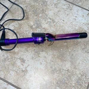 Hot tools curling iron.